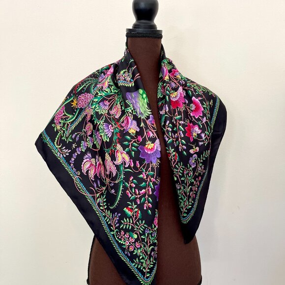 New Gucci Scarf Classic Flora Print Multicolor GG Logo Black Silk Wrap - Picture 4 of 14